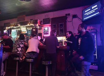 north-carolina/greensboro/bar/college-hill-sundries