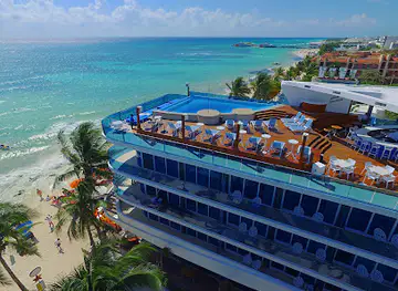 Deck 5 Pool and Skybar
