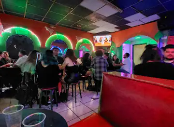 TROPIC'S BAR