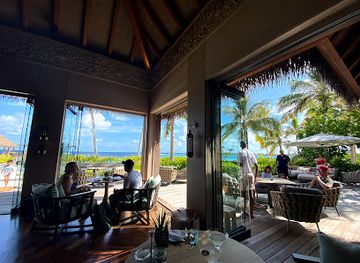 maldives/gulhi-island/bar/peacock-alley