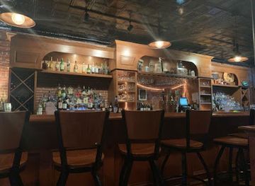 maine/augusta/bar/the-gin-mill