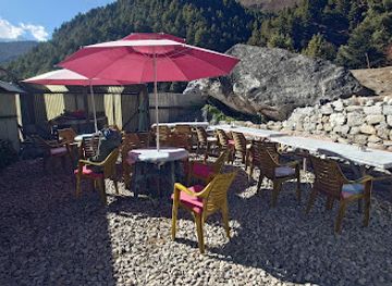 nepal/everest-base-camp/bar/everest-summiter-lunch-place