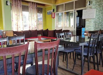 india/darjeeling/bar/blue-pine-bar-restaurant