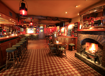 ireland/the-skelligs/bar/the-moorings-guesthouse-seafood-restaurant-the-bridge-bar