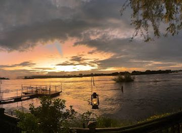 zambia/victoria-falls-area/bar/kubu