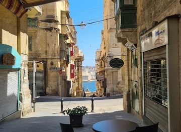 malta/grand-harbour/bar/vino-s-cafe-bar
