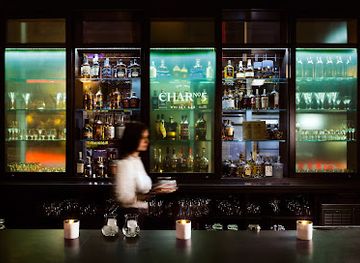 canada/western-canada/bar/char-no-5-whisky-cocktail-lounge