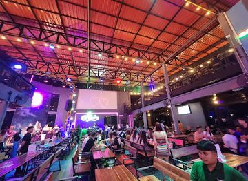 laos/pakse/bar/fullmoon