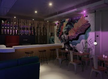 peru/ayacucho/bar/madame-black-lounge