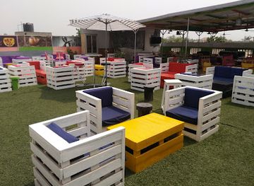 togo/lome/null/bar/sky-bar-restaurant-r-plus