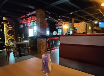 colombia/cali/granada/bar/terraza-11-granada-once-once-sport-restaurant