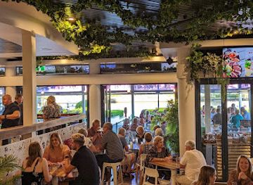 australia/brisbane/kangaroo-point/bar/the-lawn-bar-cafe