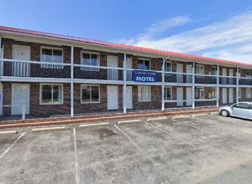 maryland/janes-island-state-park/bar/captain-tyler-motel