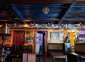 north-carolina/cape-fear/bar/barzarre-beer-spirits-tacos-hookah-music