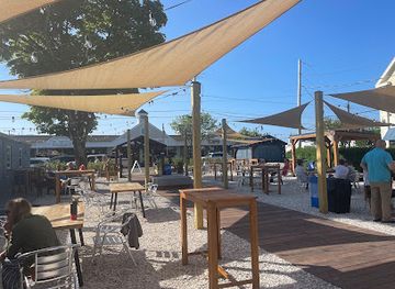 massachusetts/barnstable-county/bar/smith-family-beer-garden