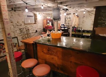 indiana/turkey-run-state-park/bar/drunk-tank-winery