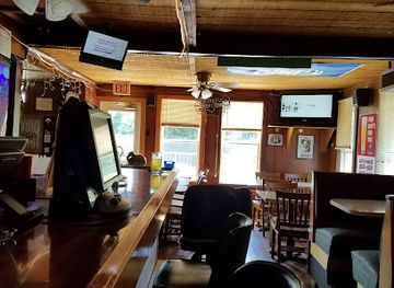 indiana/the-lakes-region/bar/nowhere-bar-grill