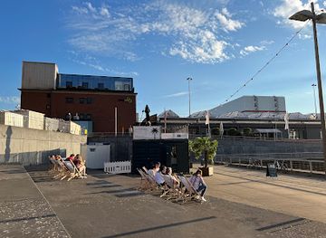 germany/bremen/uberseestadt/bar/hafenbar-geschlossen