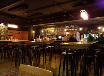 vermont/molly-falls-state-park/bar/kingdom-taproom-table