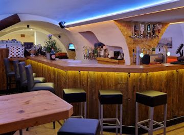 austria/kitzbuhel/bar/restaurant-bar-glockenspiel