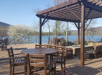 maryland/rocky-gap-state-park/bar/rocky-gap-casino-resort-golf