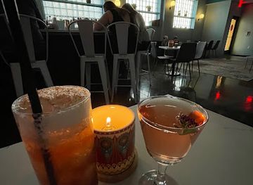 michigan/detroit/new-center/bar/dragonfly