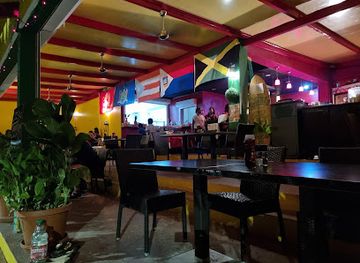 sint-maarten/fort-amsterdam/bar/lizzy-s-beach-bar
