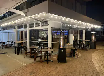 19XO Canapés & Cocktails