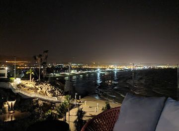 oman/wadi-bani-khalid/bar/duke-s