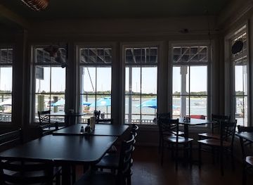 north-carolina/crystal-coast/bar/queen-anne-s-revenge