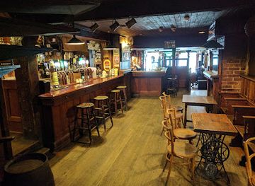 ireland/county-waterford/bar/geoff-s-cafe-bar