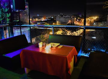 peru/tambopata-national-reserve/bar/dragon-rojo-club