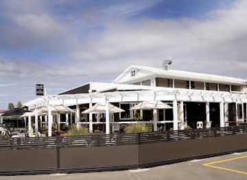 Caroline's Boatshed Bar and Eatery