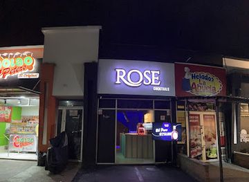 colombia/coffee-axis/bar/rose-cocktails