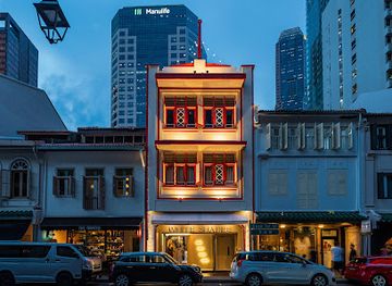 singapore/central-business-district/bar/white-shades