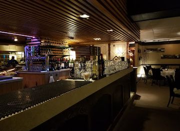 alaska/southwest-alaska/bar/the-packing-house