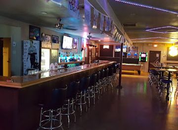 arizona/apache-county/bar/lucky-strikes
