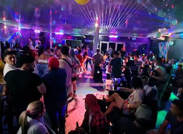 honduras/cusuco-national-park/bar/joshua-s-bar-y-billar-2