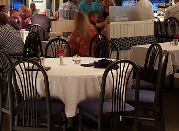 iowa/lake-okoboji/bar/maxwell-s-beach-cafe