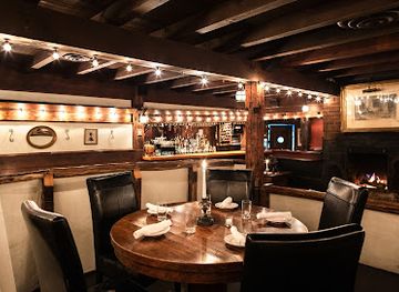 massachusetts/berkshires/bar/the-stagecoach-tavern-at-race-brook-lodge