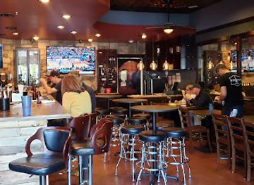 california/huntington-beach/bar/wet-dog-tavern