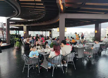 Sky Deck View Bar