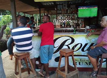 saint-lucia/castries-quarter/bar/twist-2-for-1-bar