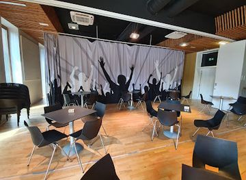 slovenia/littoral/bar/bar-hisa-mladih