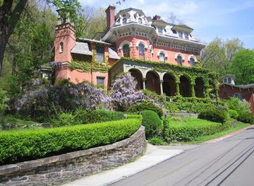 pennsylvania/pocono-mountains/bar/libations-lounge-at-the-harry-packer-mansion