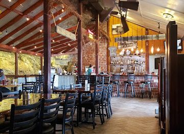 missouri/southwest-missouri/bar/undercliff-grill-bar