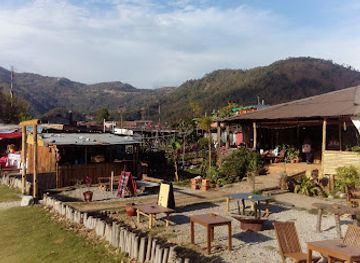 nepal/pokhara/world-peace-pagoda/bar/bamboo-bar-cafe