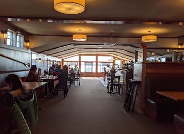new-hampshire/lake-winnipesaukee/bar/garwoods-restaurant
