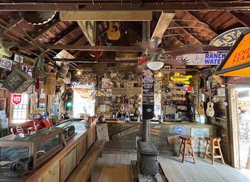 texas/hill-country/bar/luckenbach-texas