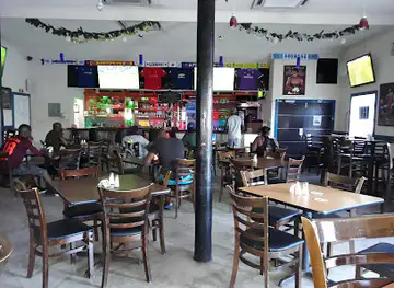 Hoodees RoadHouse Restaurant/Silver Fox Arcade